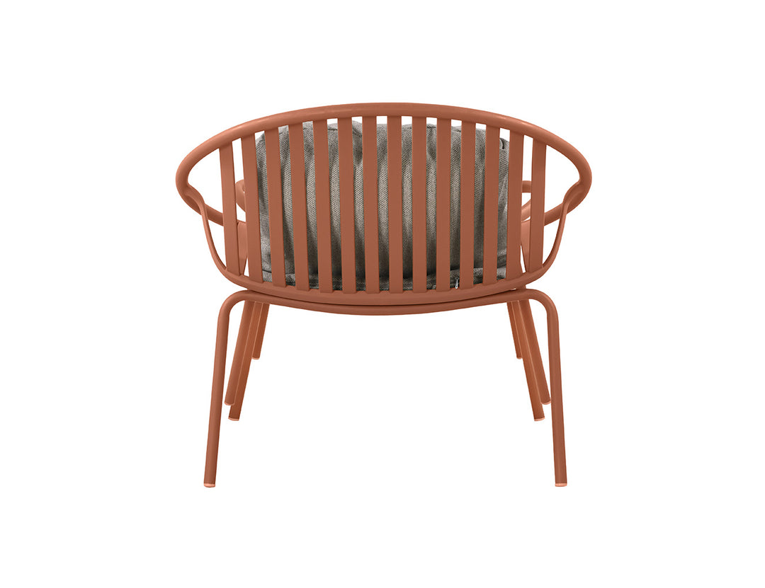 Ample Outdoor Plastic Relaxing Chair With Foot Rest