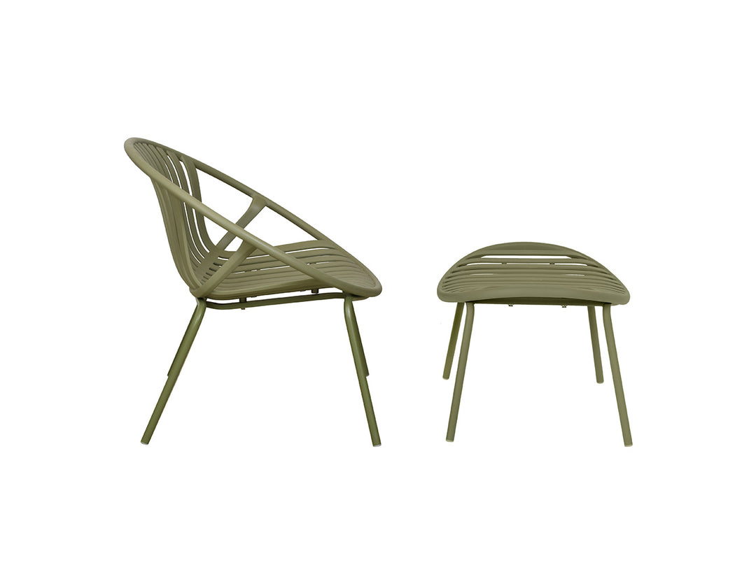 Ample Outdoor Plastic Relaxing Chair With Foot Rest