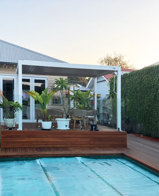 Poolside dining that actually works all afternoon